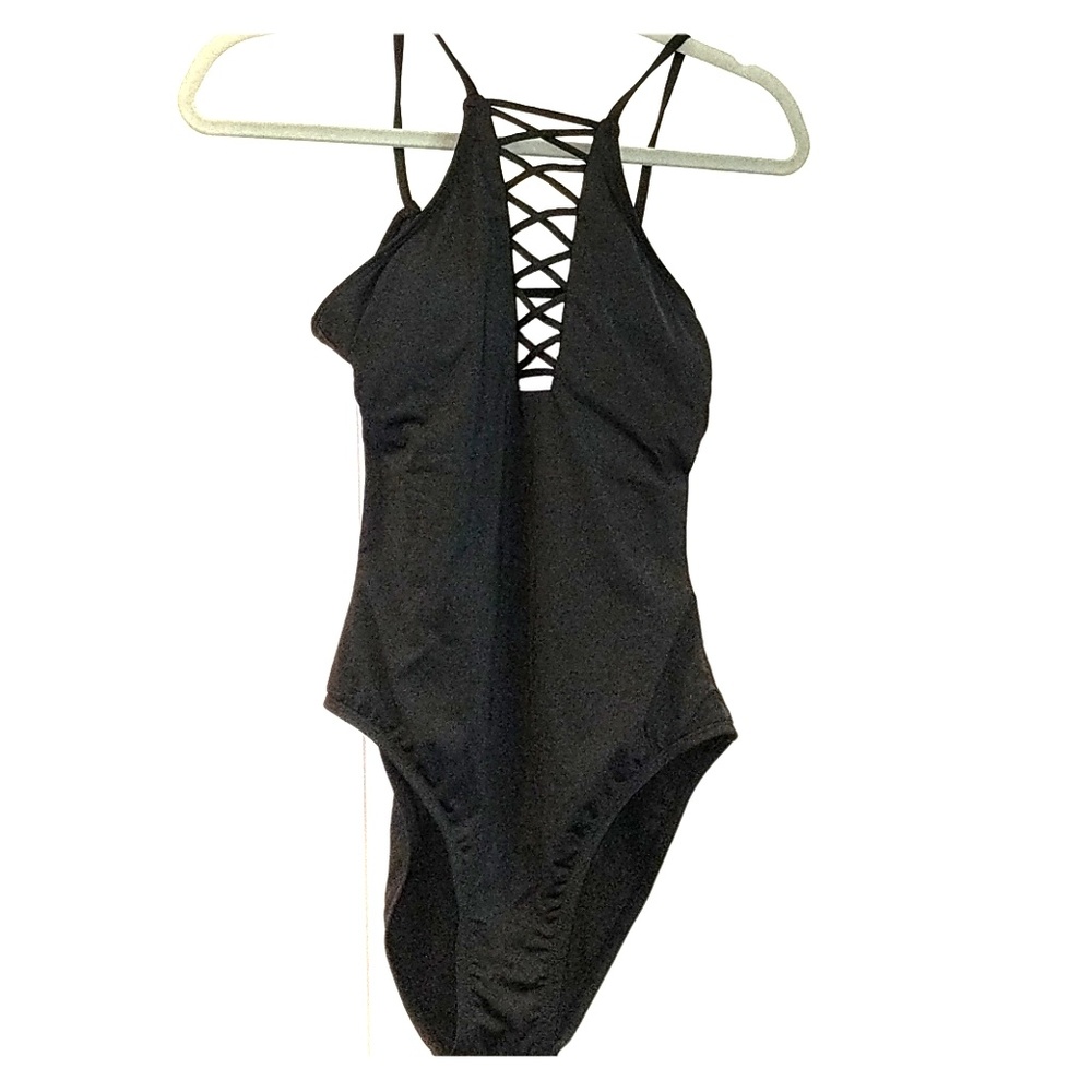 NWT Hobie,L, one piece, black, criss cross front